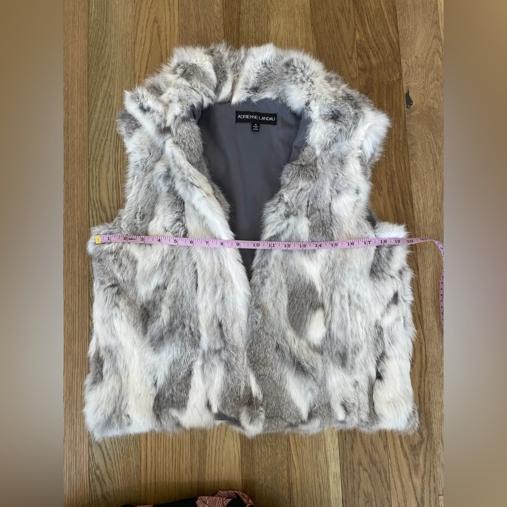 Adrienne Landau Gray Fur Vest, Size Medium - Picture 8 of 10